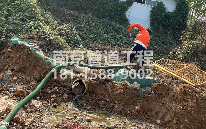 263桦墅村工地化粪池清理
