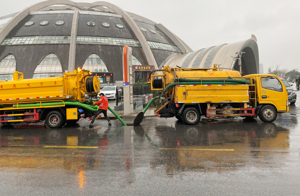 271桦墅村商场管道清淤